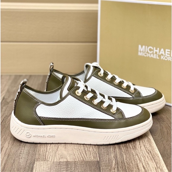 Michael Kors Shea Lace up Sneakers
Olive color - Picture 6 of 10